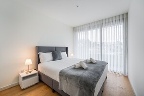 2 soverom, strykejern/-brett, internettilgang og sengetøy