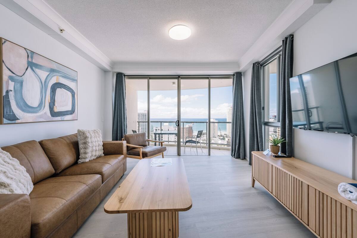 2 Bedroom 2 Bath Ocean View Apartment | 客廳 | 平面電視