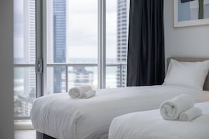 2 Bedroom 2 Bath Ocean View Apartment | 2 chambres, lits bébé (en supplément), lits pliants/supplémentaires