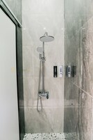 Deluxe Room, 1 Double Bed | Bathroom | Shower, free toiletries, slippers, towels