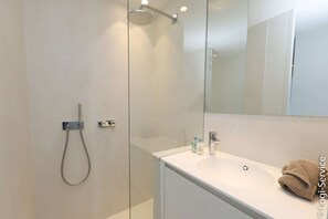 Hair dryer - Wonderful air-conditioned house for 10 people and double mooring of 13m (PORT GRIMAUD)
