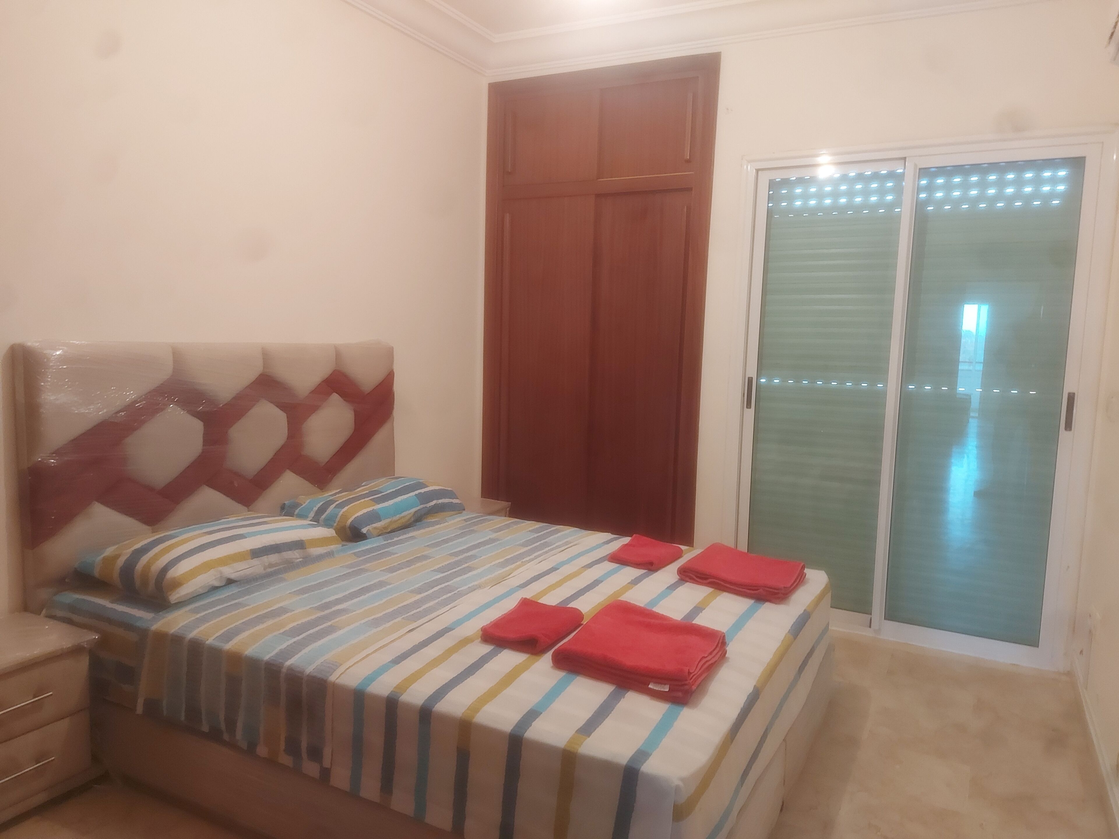 2 chambres, fer et planche à repasser, Wi-Fi, draps fournis