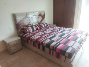 2 chambres, fer et planche à repasser, Wi-Fi, draps fournis