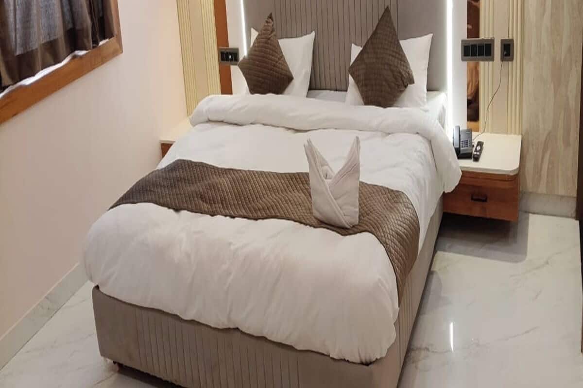 Deluxe Room | Desk, soundproofing, free WiFi