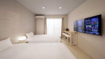 1 bedroom, individually decorated, individually furnished, desk