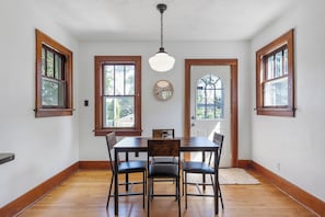 Dining - Charming 4-bedroom house 2 bath house - 10 minutes from CWS  in welcoming Omaha (Omaha)