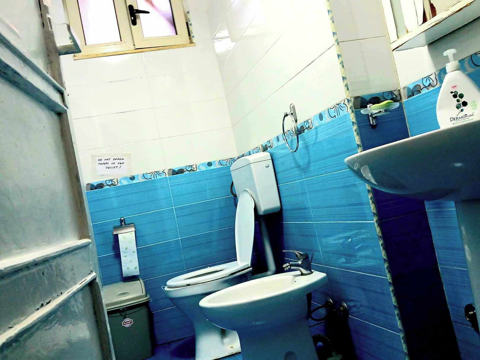 Room, 2 Bedrooms, Accessible, Smoking | Bathroom