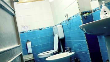 Room, 2 Bedrooms, Accessible, Smoking | Bathroom