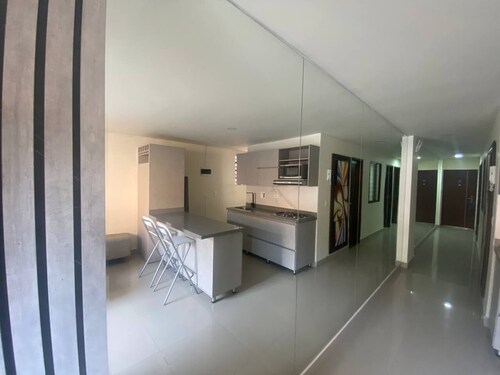 [2BR] WIFI UHS + Gourmet Kitchen+ Workspace + HotShower (BEST LOCATION)