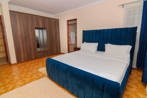 4 Schlafzimmer, Bügeleisen/Bügelbrett, kostenloses WLAN, Bettwäsche