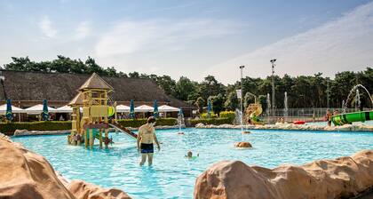 Schönes Chalet im Park mit vielen Einrichtungen