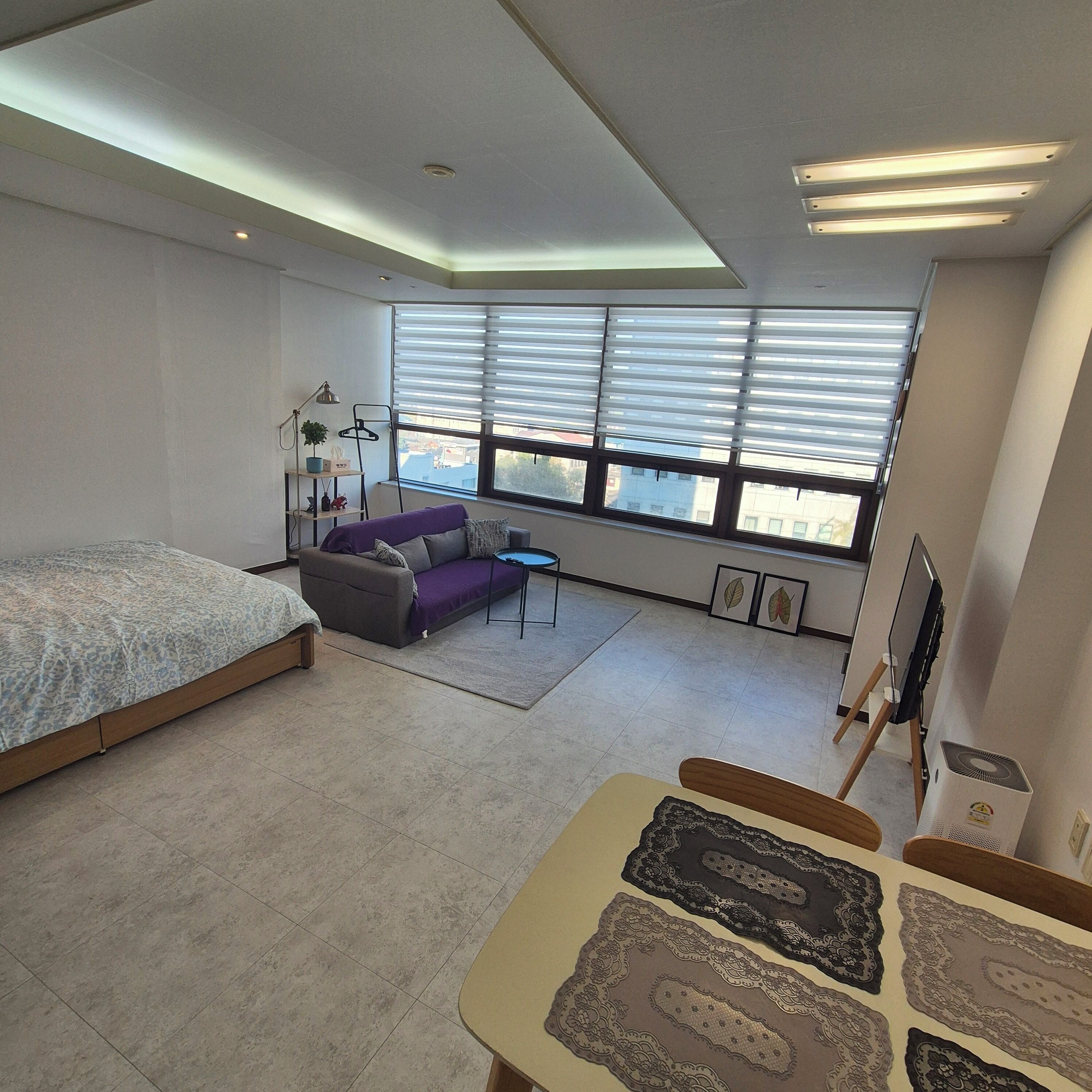 1 large studio room. (40mm)