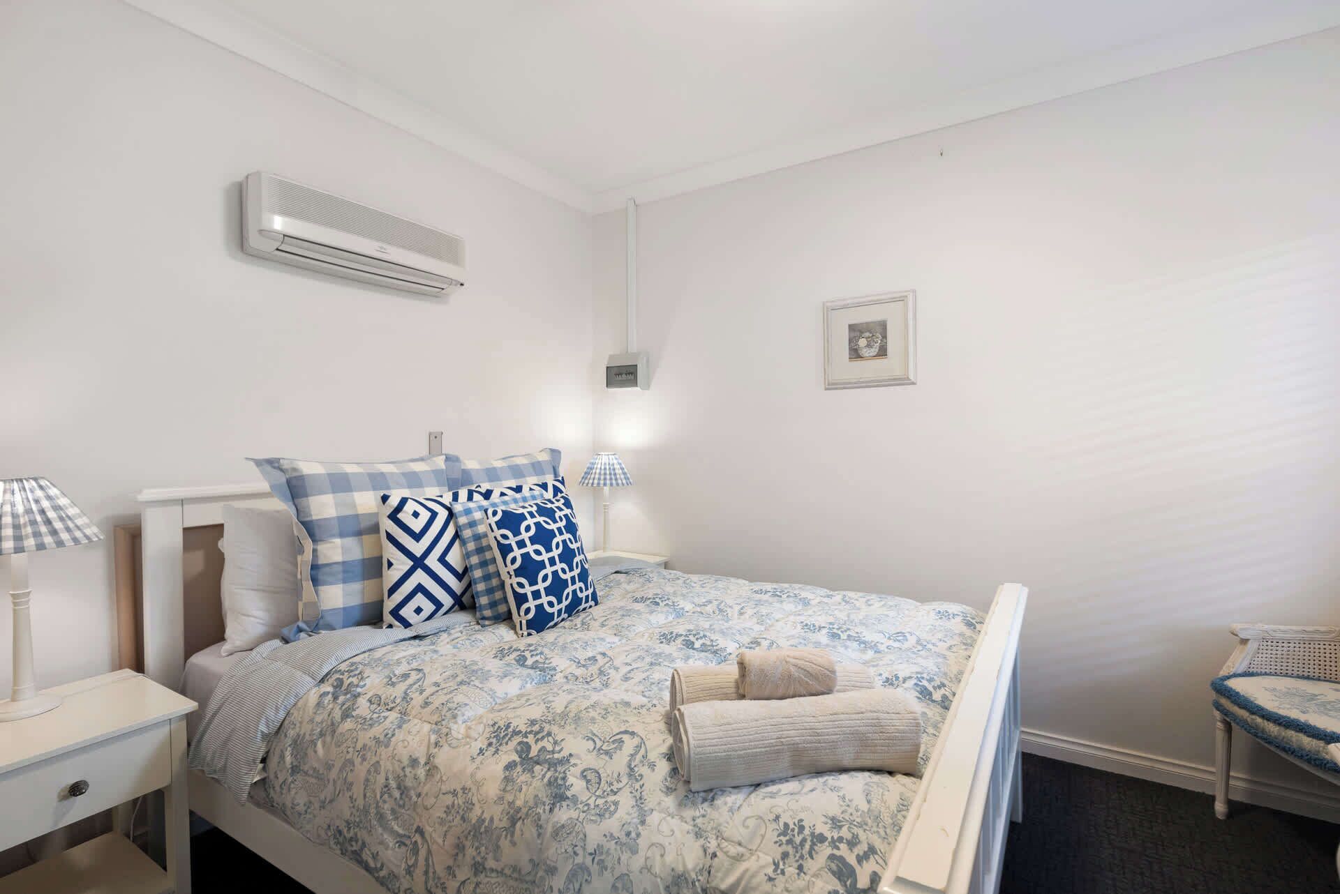 2 bedrooms, bed sheets