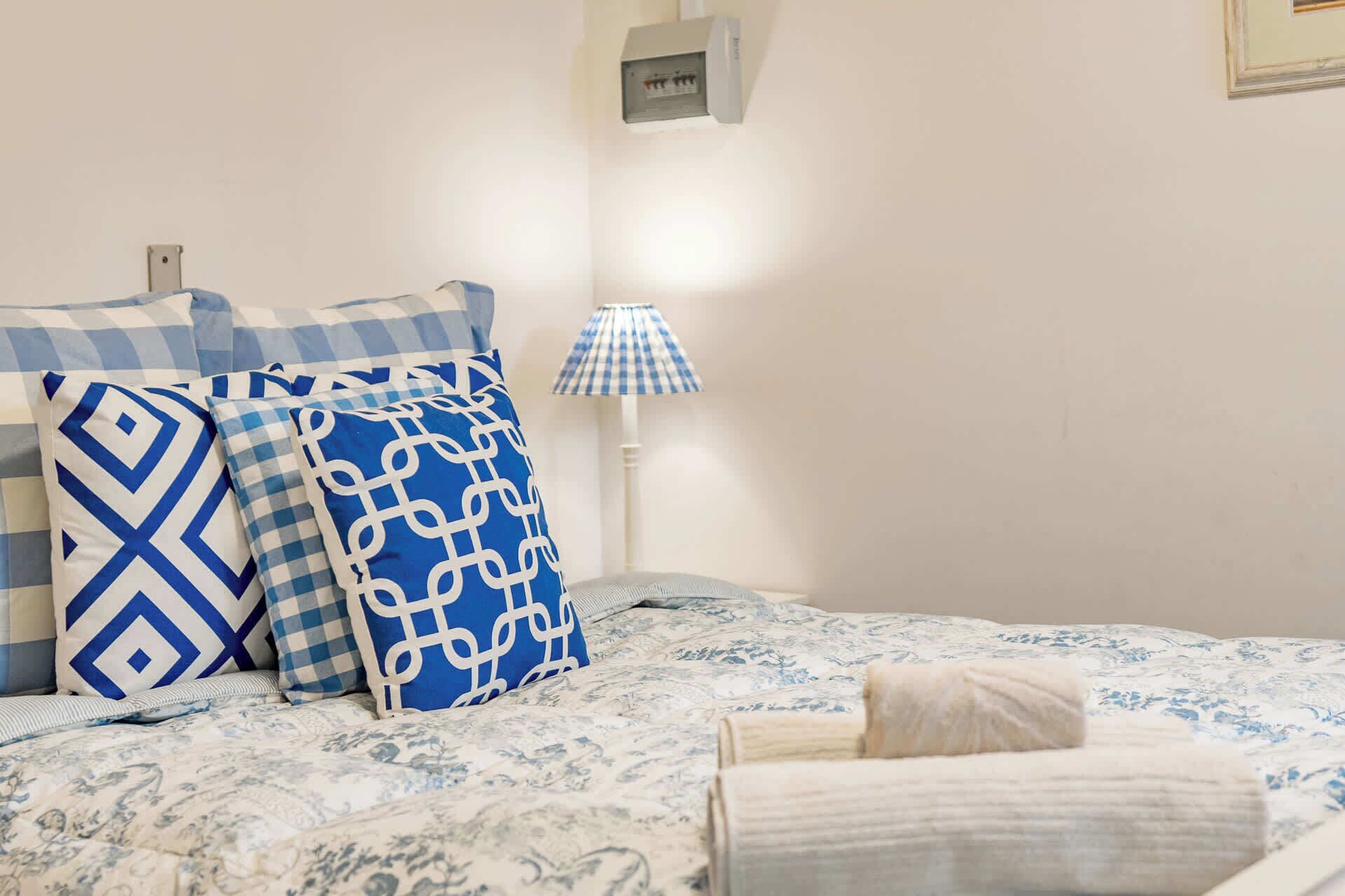 2 bedrooms, bed sheets