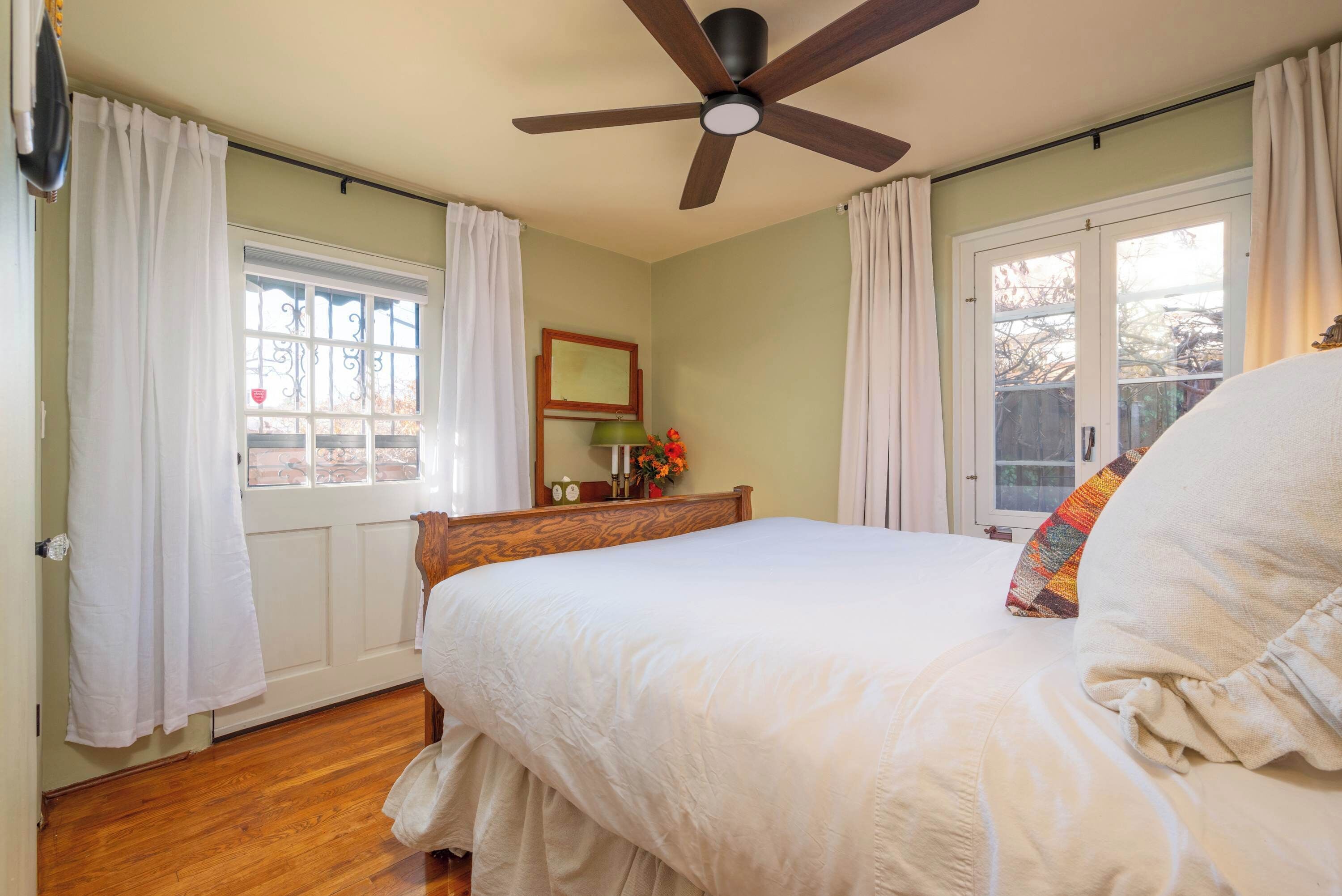 1 bedroom, iron/ironing board, travel crib, WiFi