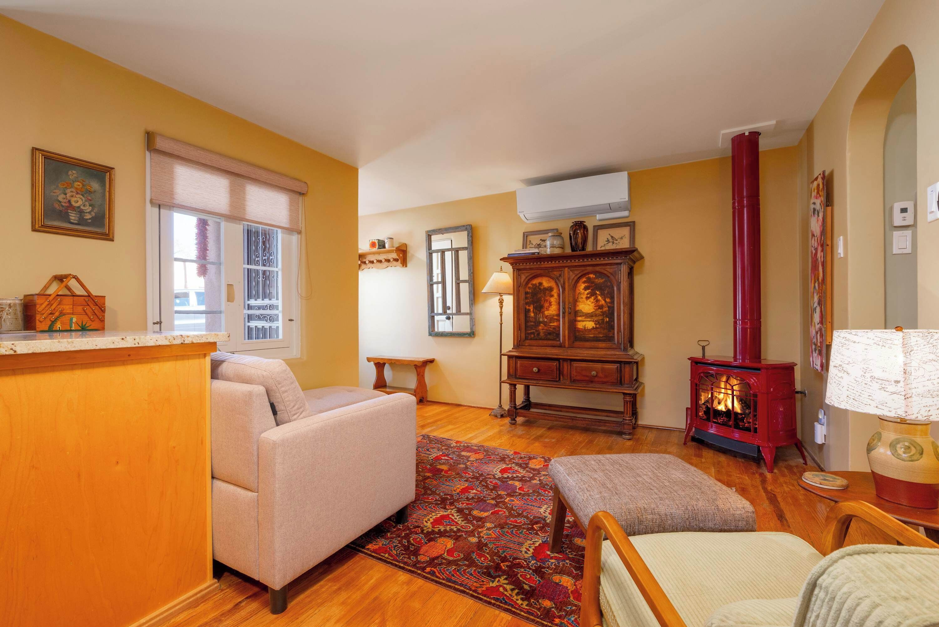 TV, fireplace, DVD player