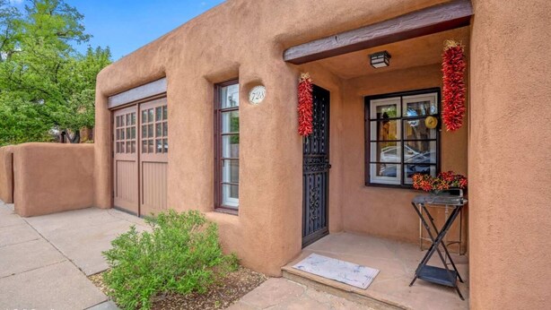 Exterior detail - Casita Gomez- Courtyard - Quiet - Railyard - 1BR (Santa Fe)