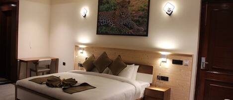 Deluxe Double Room, Balcony, Garden View