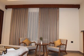 Deluxe Double Room, Balcony, Garden View - Devsha Jungle Resort (Peerumadara)