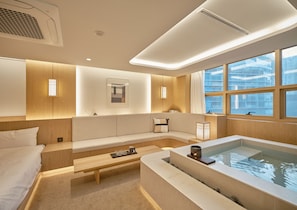 Blackout curtains, soundproofing, free WiFi, bed sheets - UH Suite The Coex (Seoul)