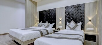 HOTEL ARTS INTERNATIONAL