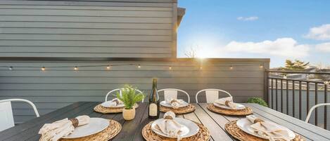 屋外ダイニングエリア