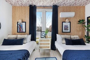 6 camere, una scrivania, ferro/asse da stiro, culla da viaggio