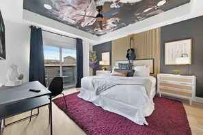 6 habitaciones, escritorio y tabla de planchar con plancha 
