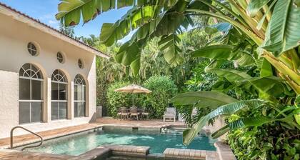 Casa Captiva - 5 BR Villa, Steps to Beach
