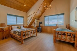 4 Schlafzimmer, Bügeleisen/Bügelbrett, Reisekinderbett, WLAN