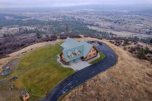 Exterior - Where Luxury Touches the Sky | Hilltop Dream (Otis Orchards)