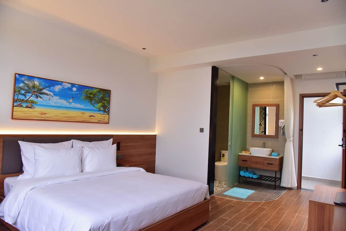 Deluxe Oda, 1 Büyük (Queen) Boy Yatak, Özel Banyo, Okyanus Manzaralı | 1 yatak odası, güneşlik/perde, ses yalıtımı, ücretsiz kablosuz İnternet