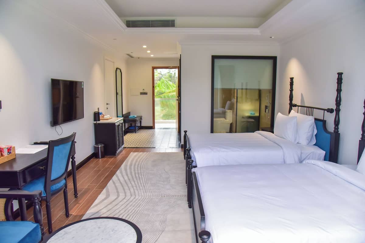 Premier Oda, 2 Çift Kişilik Yatak, Özel Banyo, Bahçe Manzaralı | 1 yatak odası, güneşlik/perde, ses yalıtımı, ücretsiz kablosuz İnternet