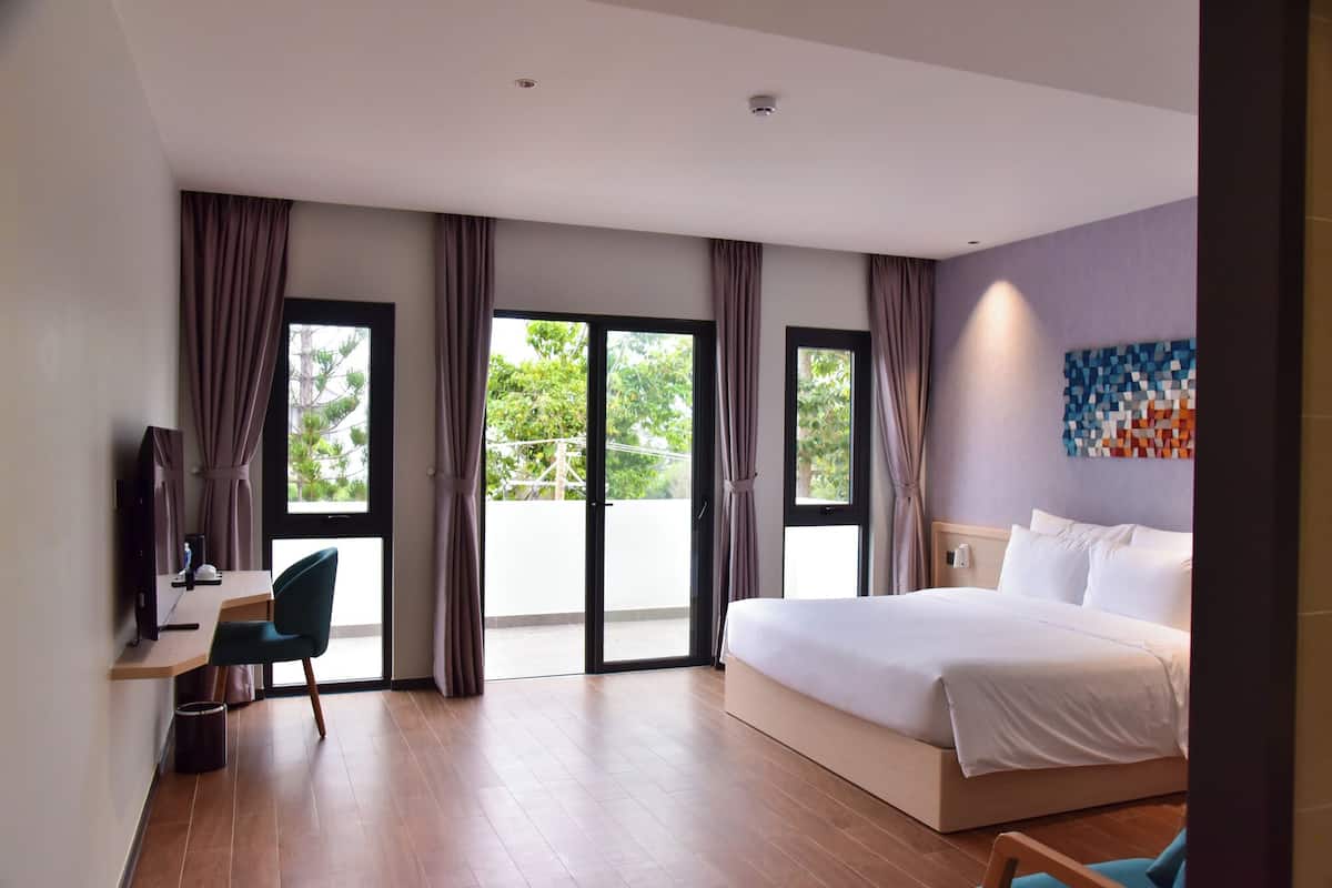 Superior Oda, 1 Büyük (Queen) Boy Yatak, Balkon, Bahçe Manzaralı | 1 yatak odası, güneşlik/perde, ses yalıtımı, ücretsiz kablosuz İnternet