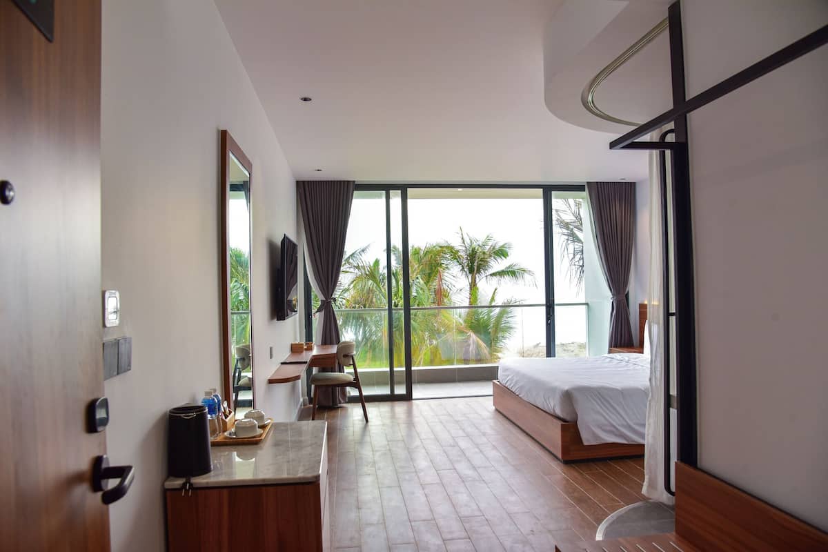 Executive Oda, 1 En Büyük (King) Boy Yatak, Özel Banyo, Deniz Manzaralı | 1 yatak odası, güneşlik/perde, ses yalıtımı, ücretsiz kablosuz İnternet