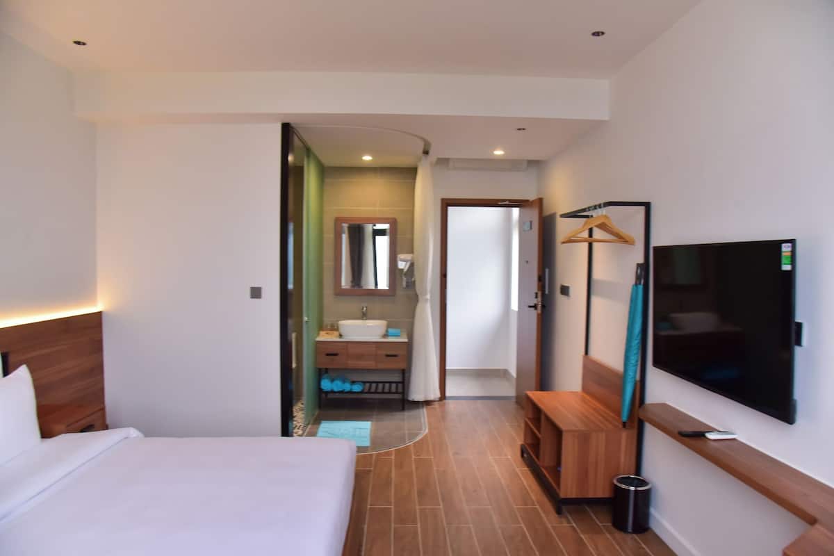 Deluxe Oda, 1 Büyük (Queen) Boy Yatak, Özel Banyo, Okyanus Manzaralı | 1 yatak odası, güneşlik/perde, ses yalıtımı, ücretsiz kablosuz İnternet