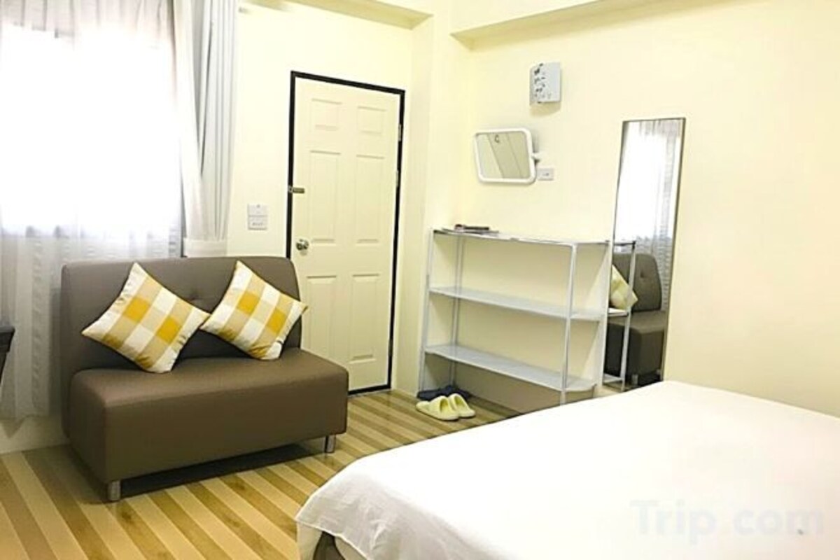 Desk, WiFi (free), bed sheets