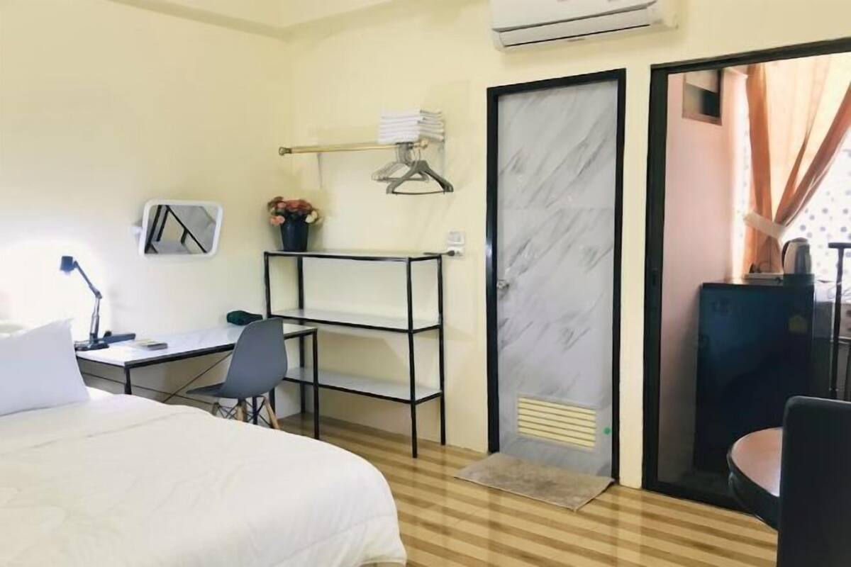 Desk, free WiFi, bed sheets