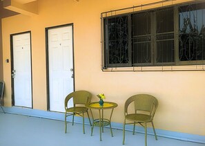 Comfort-Zimmer, 1 King-Bett, Nichtraucher, eigenes Bad | Terrasse/Patio