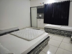 Family Room | Free WiFi - khodal Resort (Girgadhada)