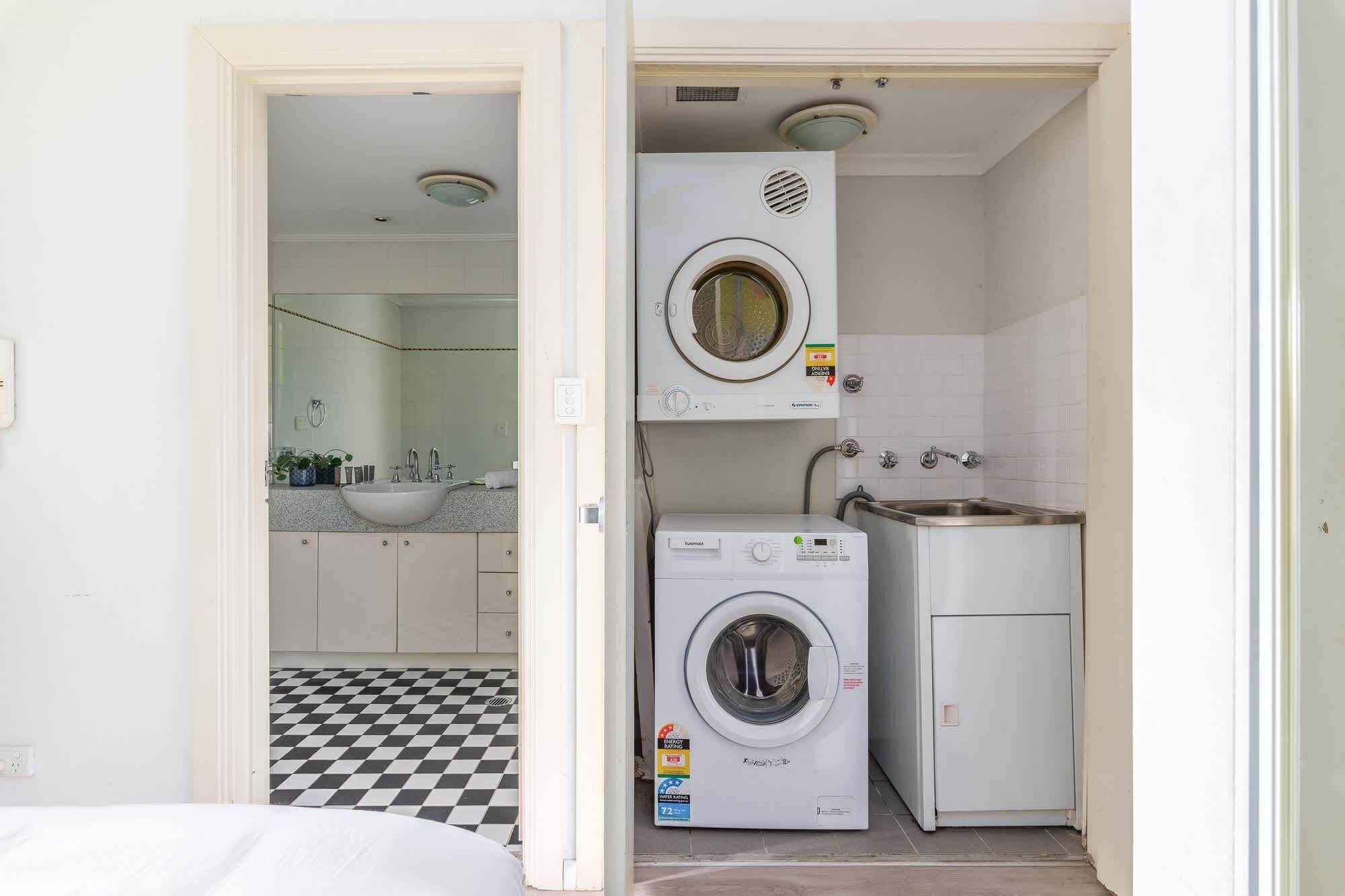 Shower, hair dryer, towels, shampoo