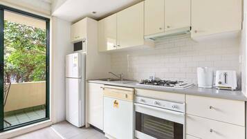 Fridge, microwave, oven, stovetop