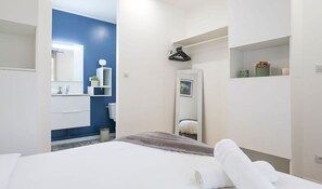 1 chambre, fer et planche Ă repasser, Wi-Fi, draps fournis