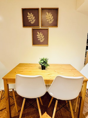 Dining room - Cozy 2BR Retreat - Comfort & Convenience (Brampton)