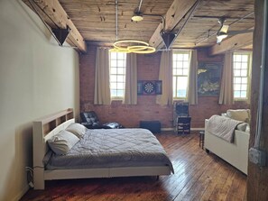 1 habitación, escritorio, tabla de planchar con plancha y wifi gratis