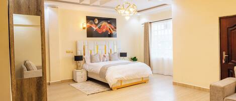 4 bedrooms, iron/ironing board, free WiFi, bed sheets