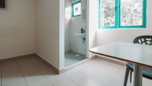 Kamar Double atau Twin Deluks, pemandangan kota | Meja kerja, ruang kerja ramah laptop, dan Wi-Fi gratis