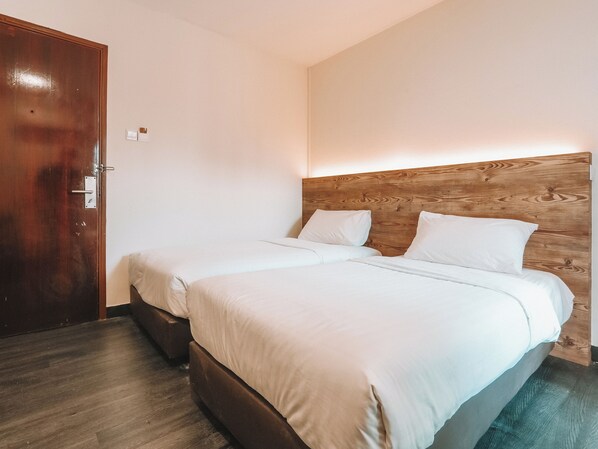 Deluxe-Doppel- oder -Zweibettzimmer, Stadtblick | Schreibtisch, laptopgeeigneter Arbeitsplatz, kostenloses WLAN