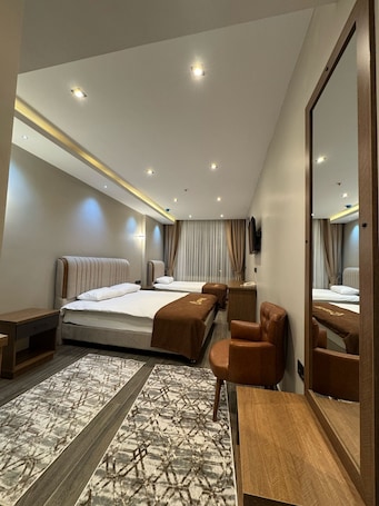 Luxury Twin Room, City View | Desk, laptop workspace, free WiFi. Aydoğanlar Otel