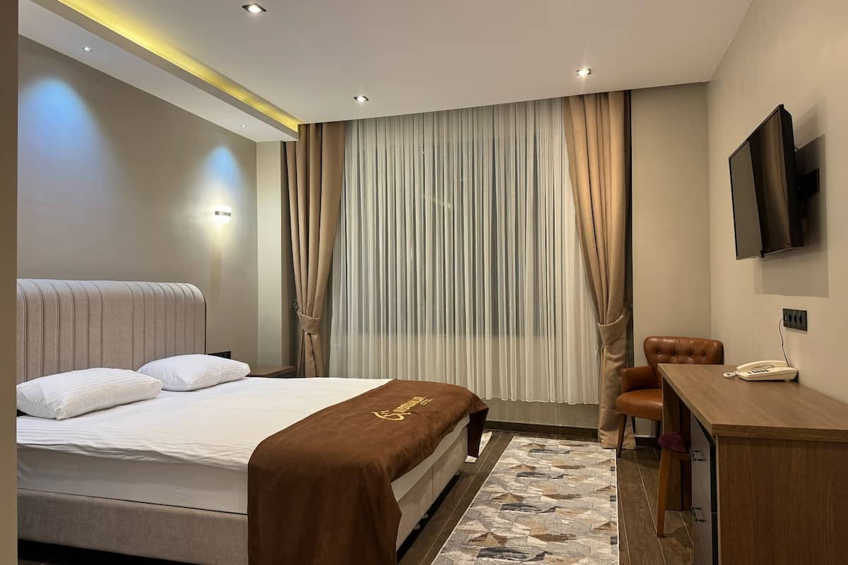 Luxury Double Room, City View | Desk, laptop workspace, free WiFi